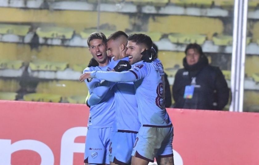 Bolívar venció a Fluminense 2-0  en la  Copa Libertadores