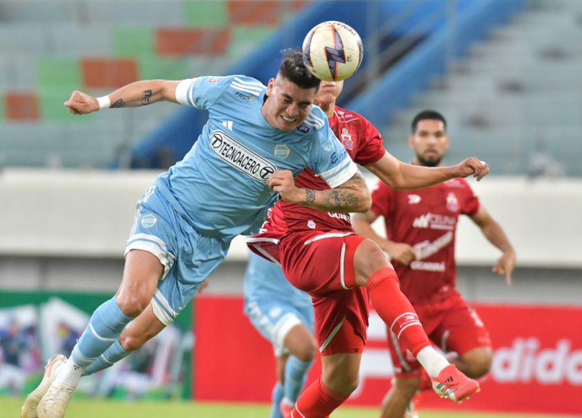 El equipo de la banda roja cae 3-1 ante el invicto Always Ready