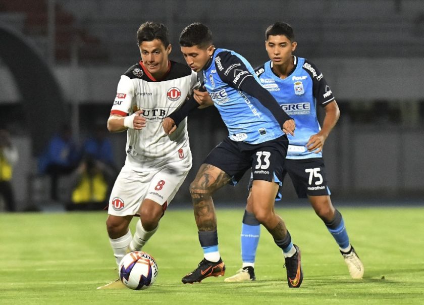 Blooming no supo liquidar y empata ante FC Universitario en Cochabamba