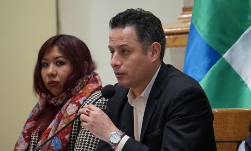 Lara afirma que la renuncia de Paz “no es la solución”, pero le pide reencaminar su gestión