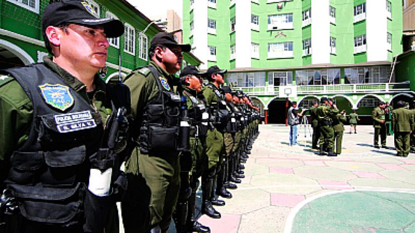 Policía entra en “estado de listeza” ante protestas y llegada de cooperativistas a La Paz