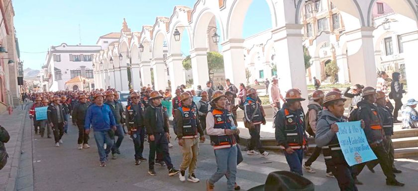Mineros demandan carburantes y explosivos para no frenar labores