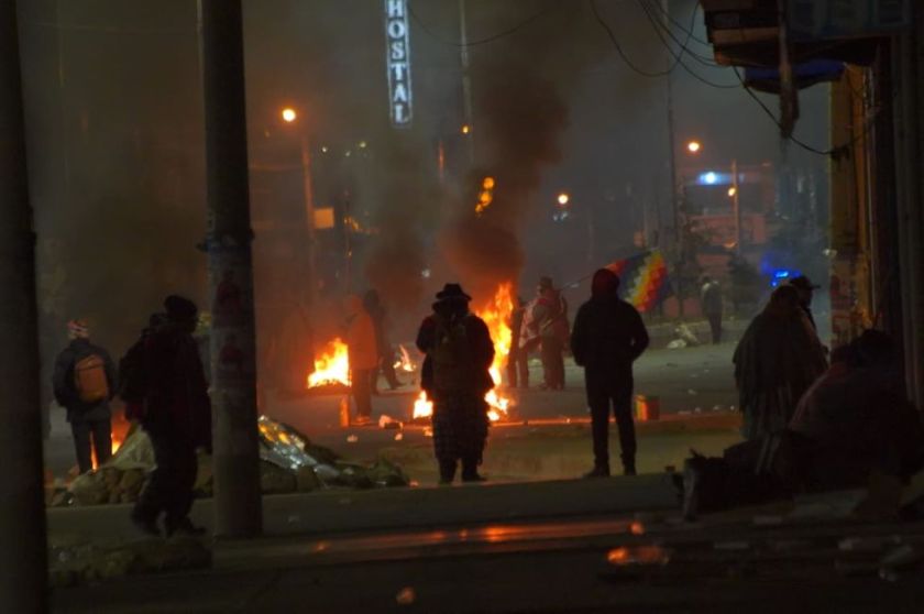 Operativo de desbloqueo: Policías y militares salen a despejar vías