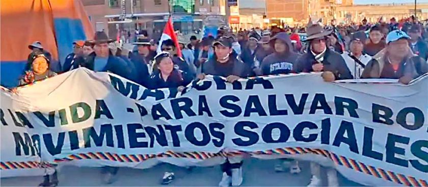 Marcha ‘evista’ refuerza cerco a La Paz y activa la amenaza golpista contra Paz