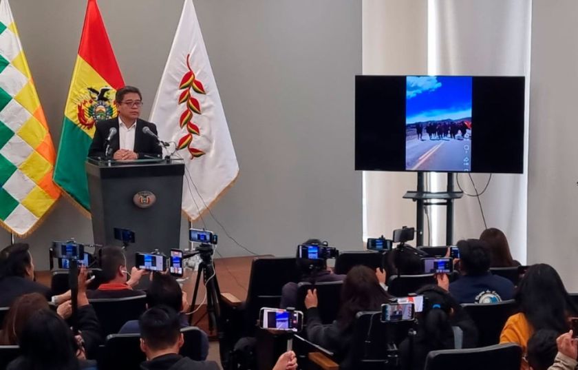 Gobierno identifica a dirigente que estaría organizando levantamiento armado en Omasuyos