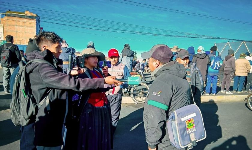 Reportan un intento de detención y agresiones a periodistas de El Alto