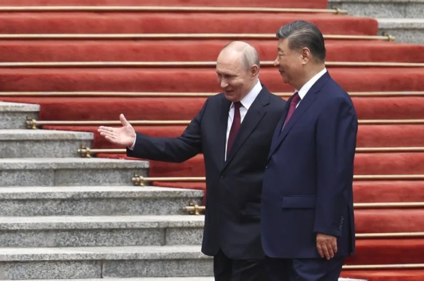 Xi Jinping y Vladímir Putin firman una declaración para fortalecer su cooperación estratégica