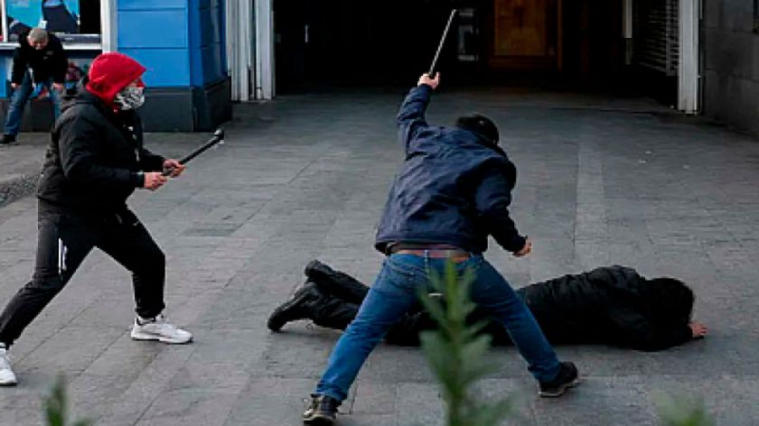 Justicia dicta detención preventiva para acusados de golpear a policías en el teleférico