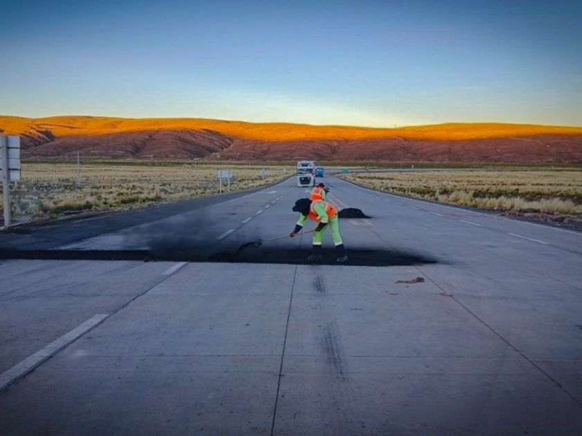 Gobierno pide no destruir las carreteras con fogatas y quema de llantas