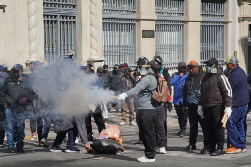 Defensoría del Pueblo reporta 321 personas arrestadas en informe sobre conflictividad