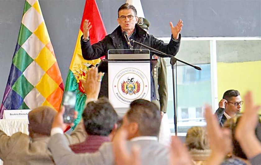 Paz vuelve a llamar al diálogo  y advierte: ‘El tiempo se acaba’