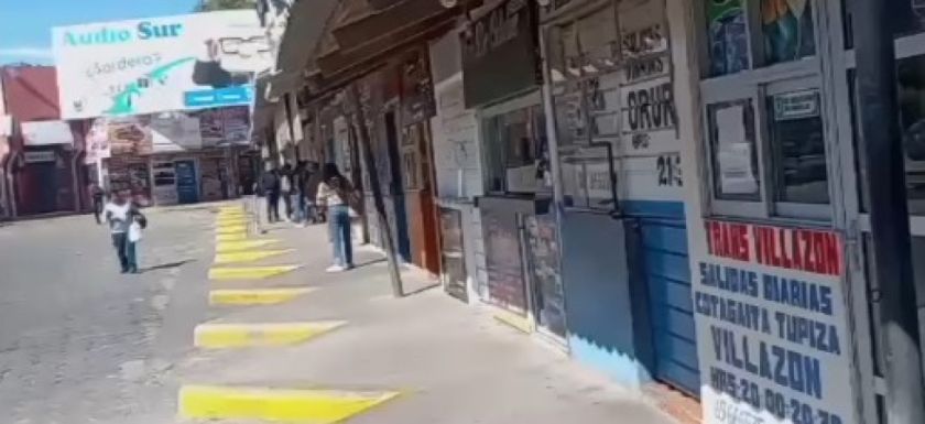 Bloqueos: Terminal de Buses de Sucre suspende salidas y en Potosí 