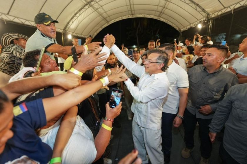 Petro llama a votar en las elecciones y asegura que definirán “el futuro real de Colombia”