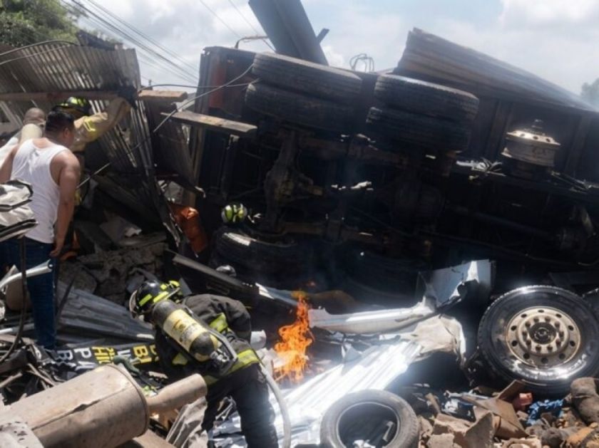 México: Accidente automovilístico en Tegucigalpa deja 12 personas heridas