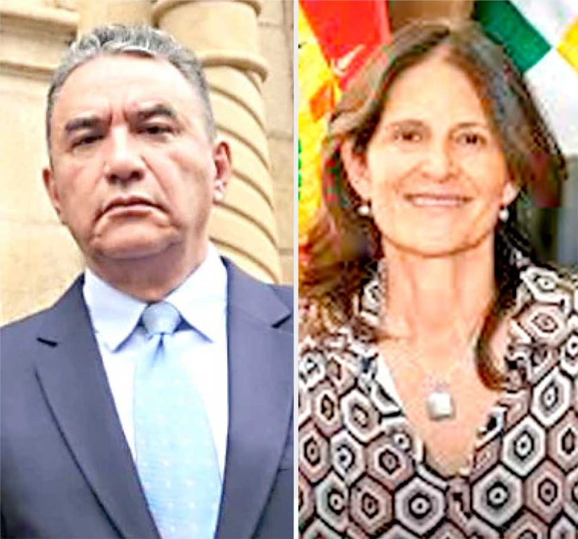 Renuncian dos ministros  clave en plena crisis social