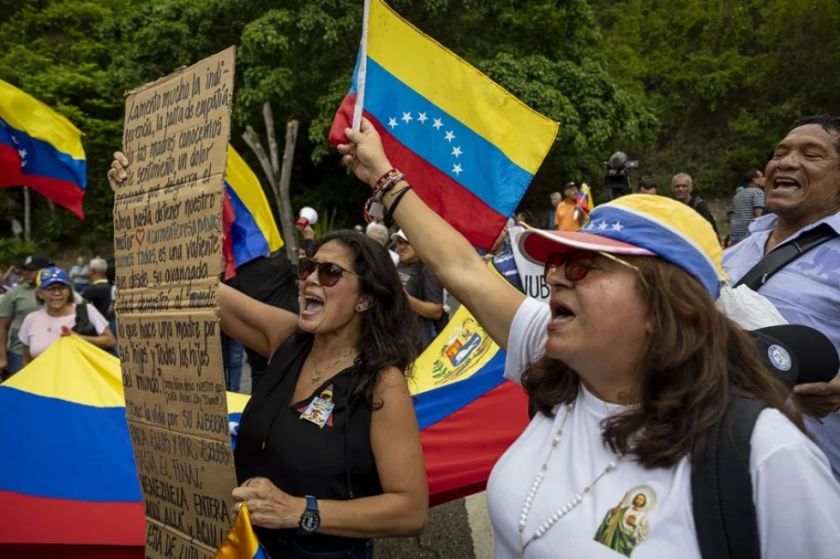 «¡Elecciones ya!», reclaman sindicatos en Venezuela ante la Embajada de EE.UU. en Caracas
