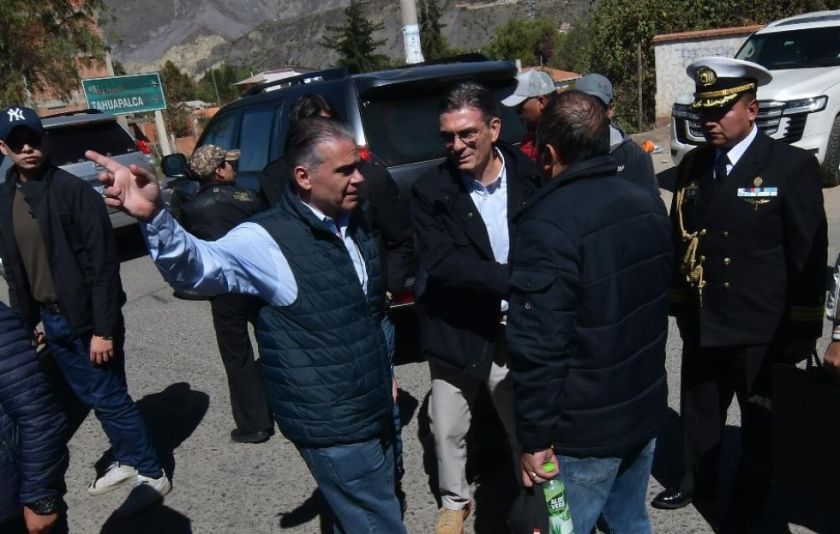 Rodrigo Paz exhorta a dirigentes sociales a no prestarse a intereses de Morales