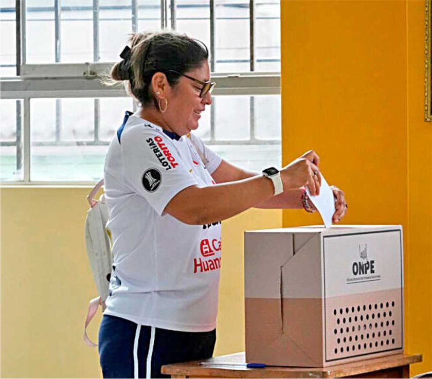 ¿Keiko o Sánchez? Perú vuelve a las urnas hoy