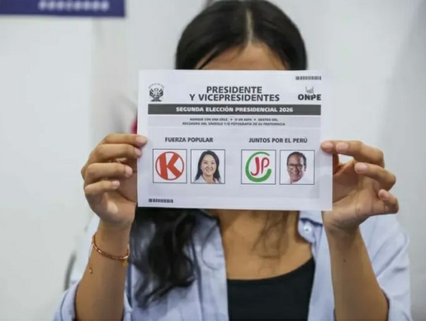 Comienza en Perú la votación de la segunda vuelta presidencial entre Fujimori y Sánchez