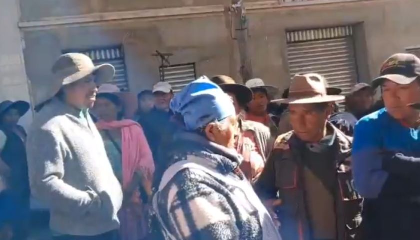 Se genera tensión entre bloqueadores y población de Betanzos