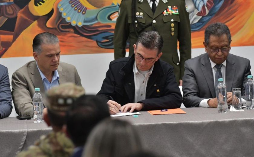 Paz promulga la Ley 1740 para cumplir “lo que manda la Constitución” y “proteger a los bolivianos”