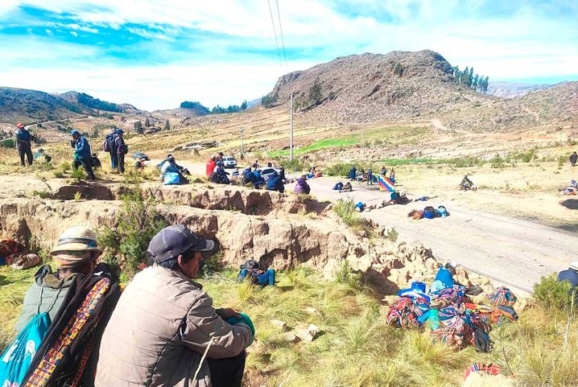 A 21 días de bloqueos en Potosí, crece el rechazo de la población