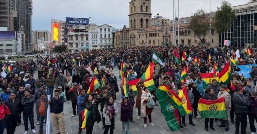 Cabildo en La Paz exige el fin de los bloqueos y pide al Gobierno la aplicación del estado de excepción