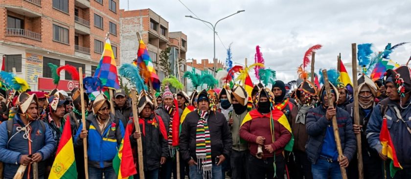 Policía recomienda evitar circular por el centro paceño este miércoles por marchas