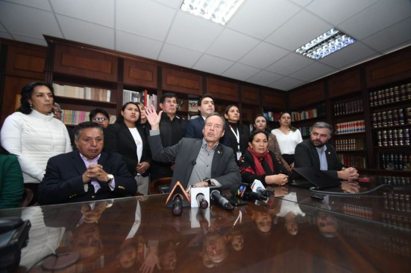 Tuto Quiroga cuestiona falta de acción del Gobierno y duda de la cohesión del gabinete