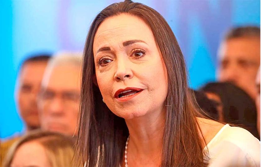 Machado pide defender la democracia en Bolivia