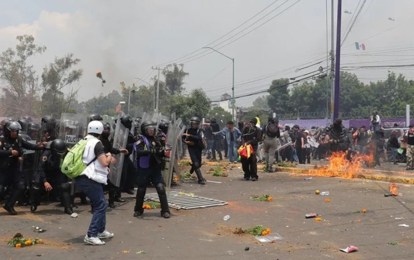 La jornada inaugural del Mundial en México deja 19 detenidos y 11 policías heridos