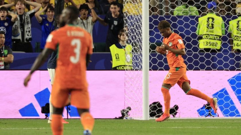 Costa de Marfil golpeó en el final y amargó el debut de Ecuador