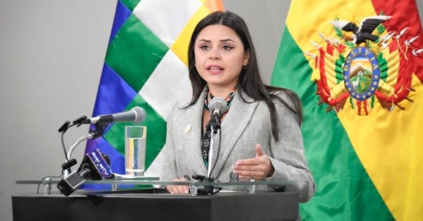 Exvocera Carla Faval asume la dirección del Servicio Nacional Textil