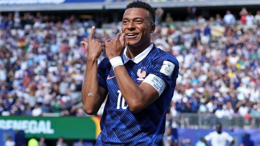 Mbappé, máximo goleador de la historia de Francia tras su doblete a Senegal