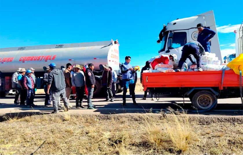 Bloqueos: 5.000 choferes atrapados piden auxilio 