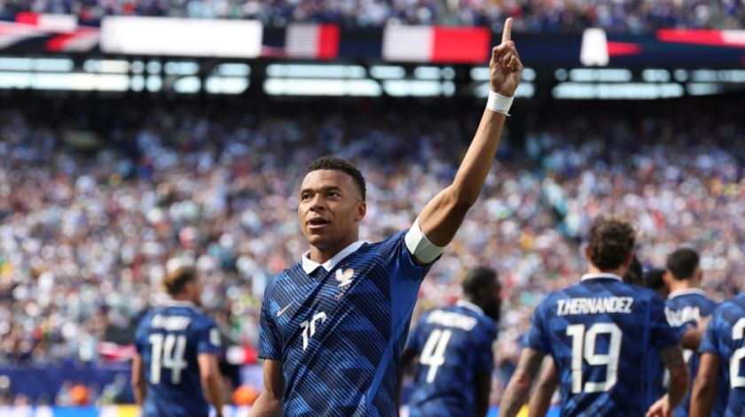 Francia da el primer golpe ante Senegal y mete miedo en el Mundial