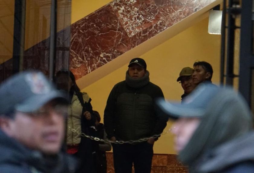 Argollo ingresa al BCB para diálogo con el Gobierno