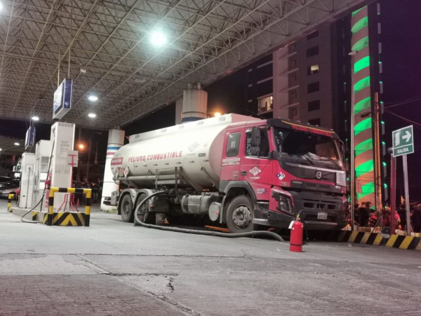Ministro asegura que los recursos para importar combustible están garantizados