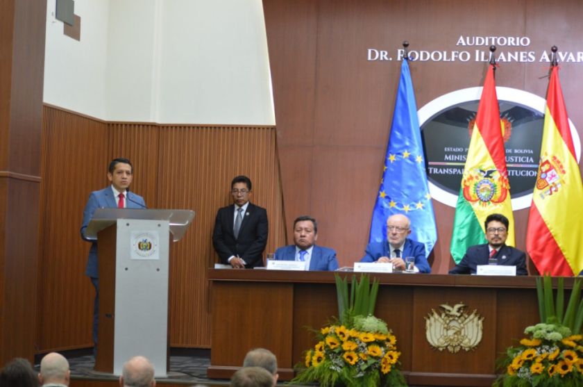 Gobierno impulsa la actualización del protocolo para proteger a víctimas bolivianas de trata
