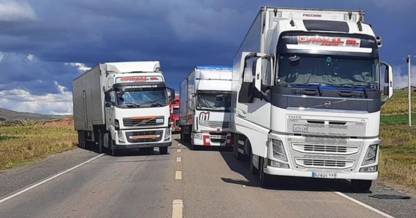 Transporte pesado pide congelar cuentas de la COB por pérdidas millonarias