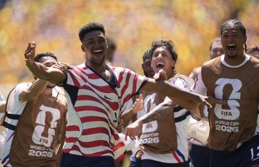 Estados Unidos vuelve a deslumbrar y sella su boleto a dieciseisavos de final