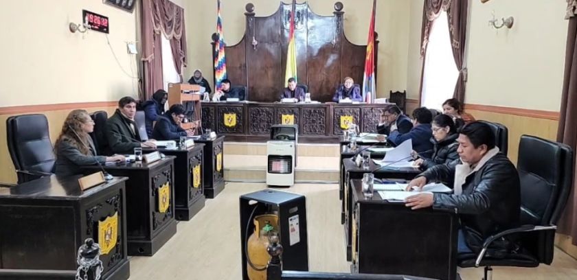El Concejo Municipal sigue funcionando con diez concejales
