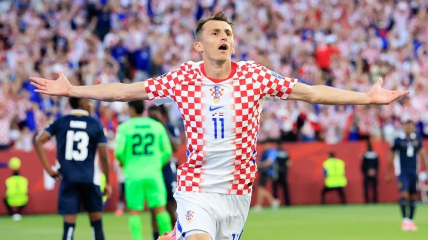Budimir mantiene con vida a Croacia y elimina a Panamá
