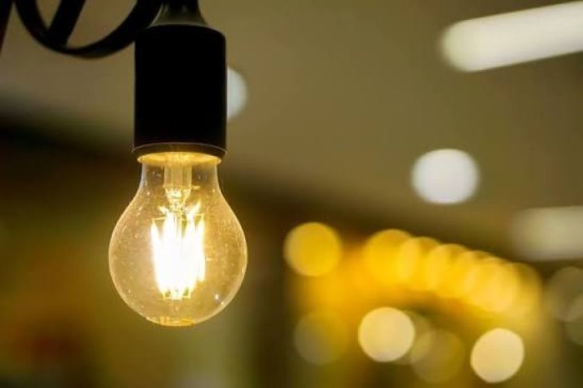Gobierno analiza diferir el pago de luz para aliviar el impacto de los bloqueos