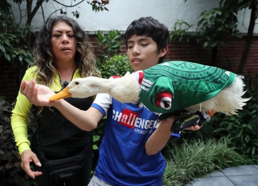 México reconoce a la familia Gómez la marca del viral ‘pato mundialista’