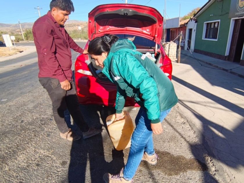 Chuquisaca: Decomisan más de 110 litros de gasolina transportada de manera irregular