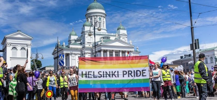 Unas 100.000 personas desfilan para celebrar el Día del Orgullo LGTBI en Helsinki