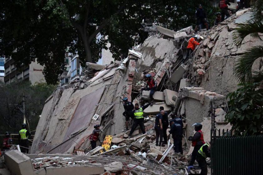 Al menos 26 rescatistas bolivianos se preparan para sumarse a las tareas de apoyo en Venezuela