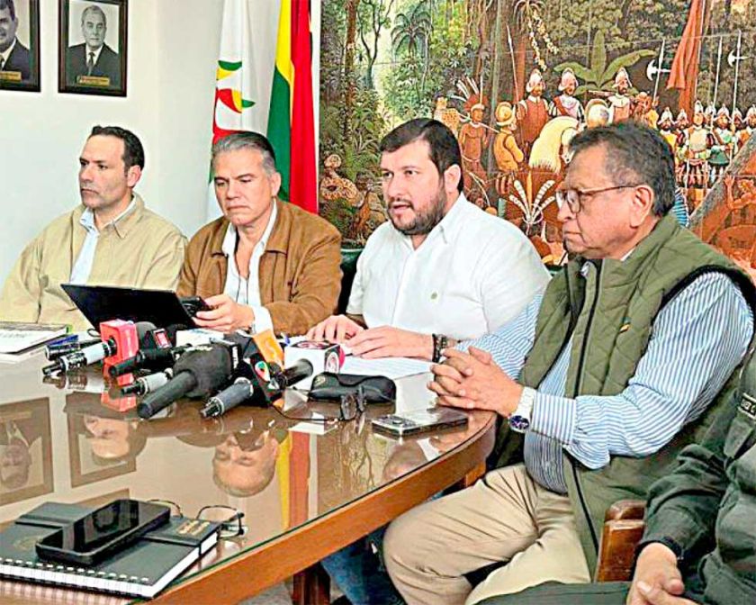 Cívicos: “Intento de golpe  de Estado sigue latente”