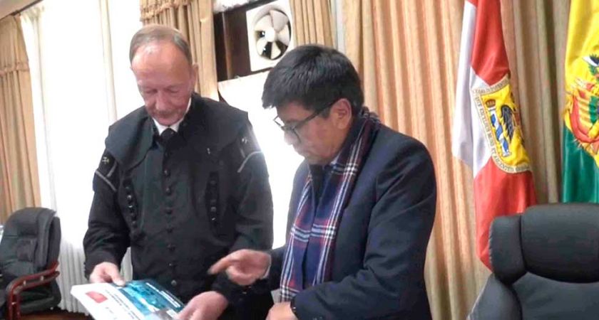 UATF y universidad alemana concretan firma de convenio 